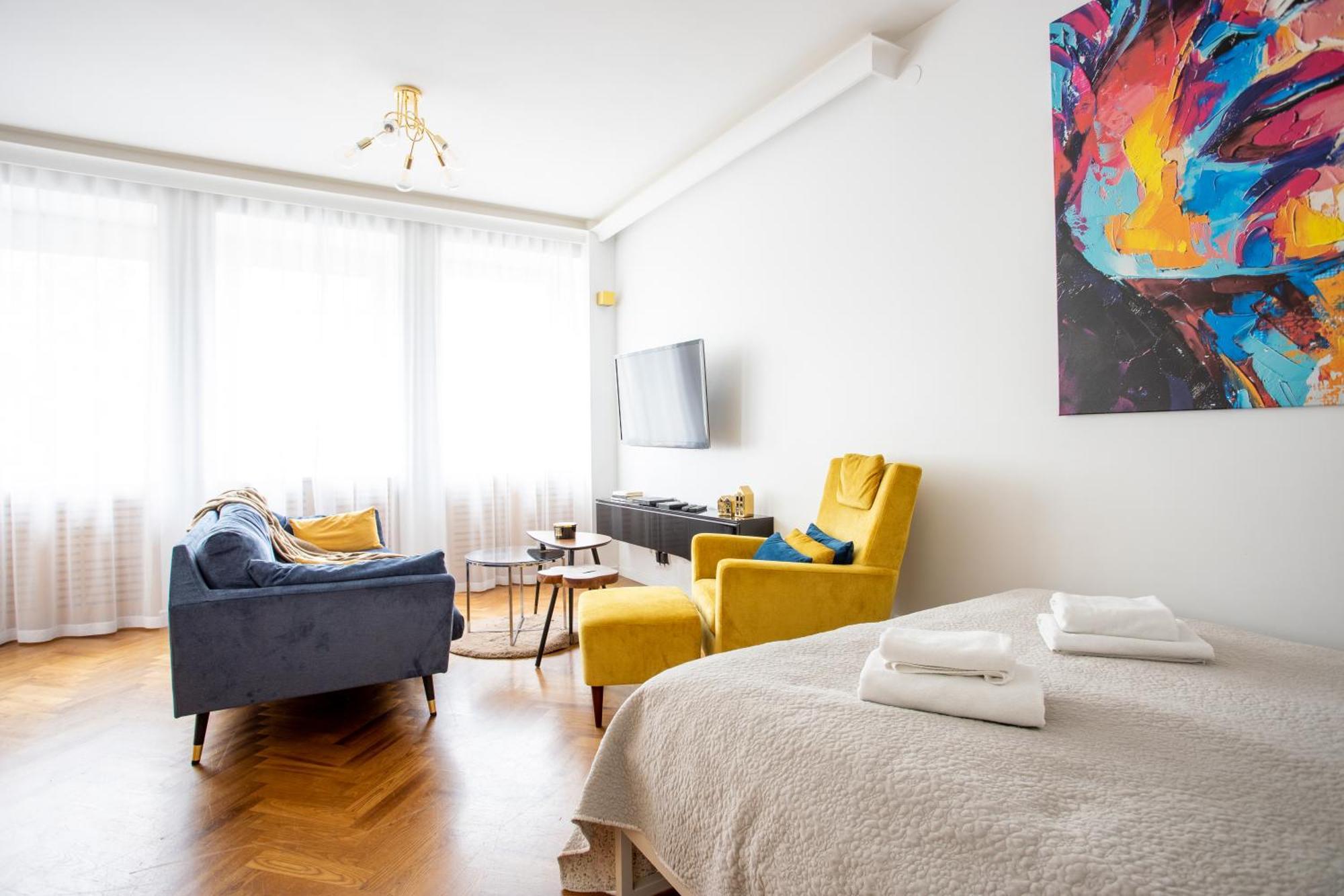 Golden In - Center - Zurawia Warsaw